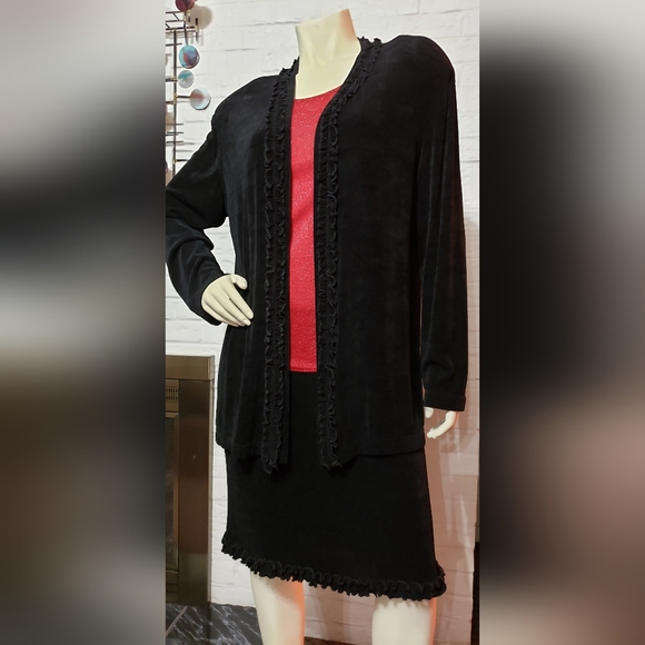 SOFTWEAR | Woman's 2 Pc Set (Suit) - Picture 3 of 11